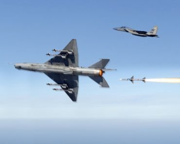 Missile chasing the Fighter jet aircraft 370x297 1