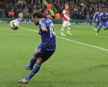 Juan Matas free kick magnus effect 370x297 1