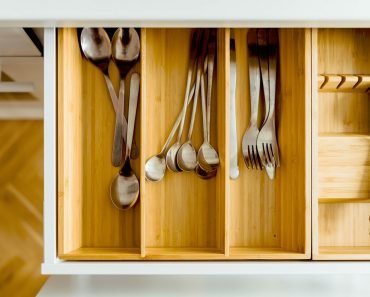 stainless steel Utensils fork knife spoon in drawer 370x297 1
