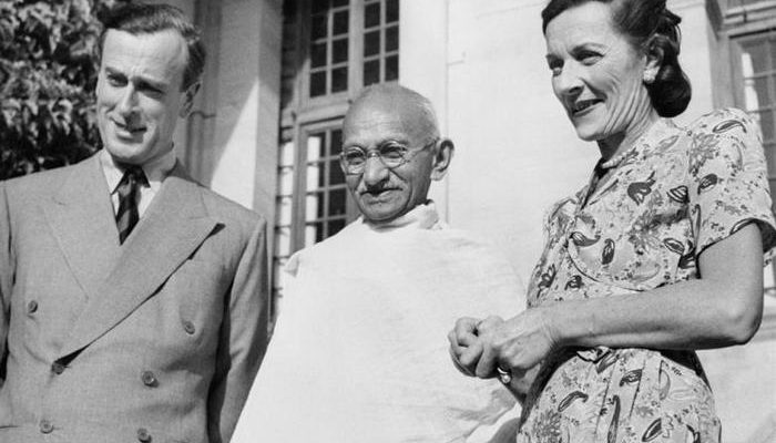 Mountbattens with Gandhi 700x400 1