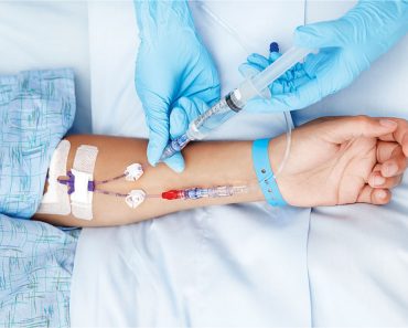 ICU IV Air Bubbles Enter the IV IntraVenous injecting medicine hospital blood vein body injured sick 370x297 1