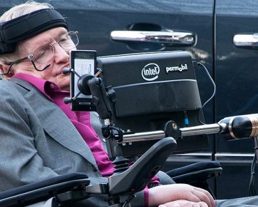 Stephan Hawking 370x297 1