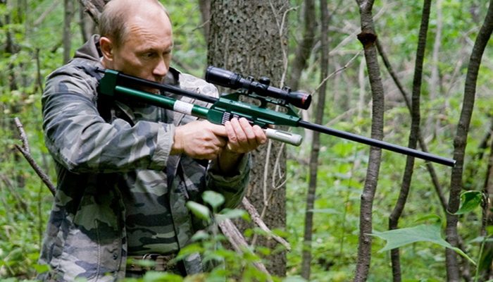 Vladimir Putin Amur tiger 700x400 1