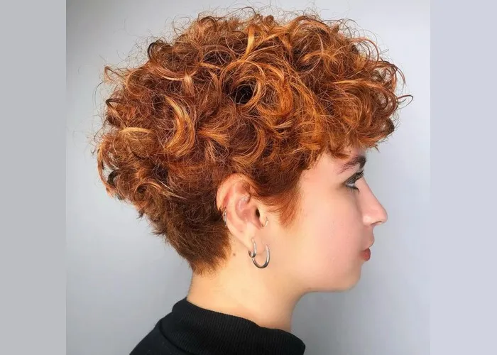 Short curly hairstyles for women
