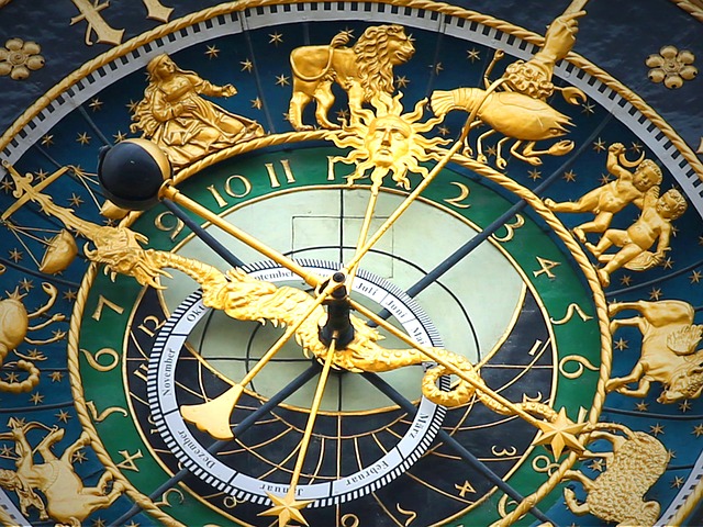 astronomical clock 408306 640