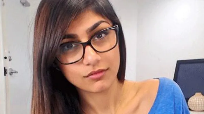 Mia Khalifa Face